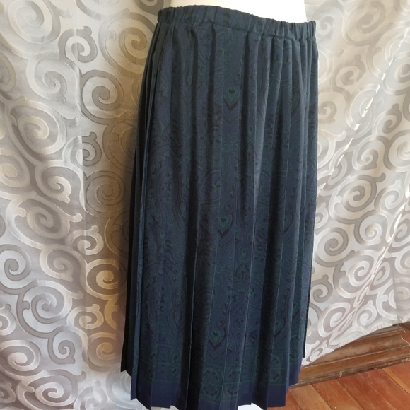 Leslie fay skirt and jacket set - Picture 10 of 11